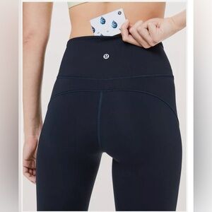 1
EUC Lululemon Legging In Movement Crop Everlux 19” Navy Size 4